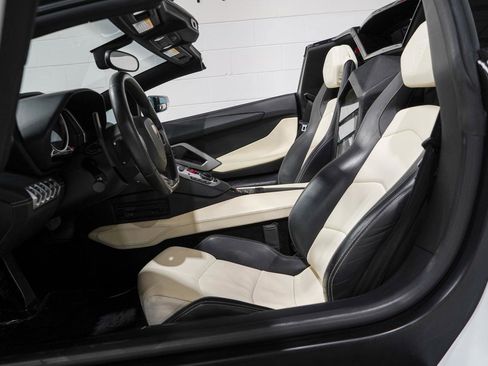 Used 2014 Lamborghini Aventador LP 700-4 image 9