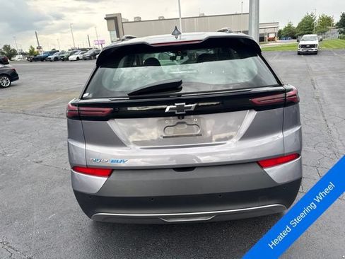 Used 2023 Chevrolet Bolt EUV LT w/ Comfort Package FWD image 8