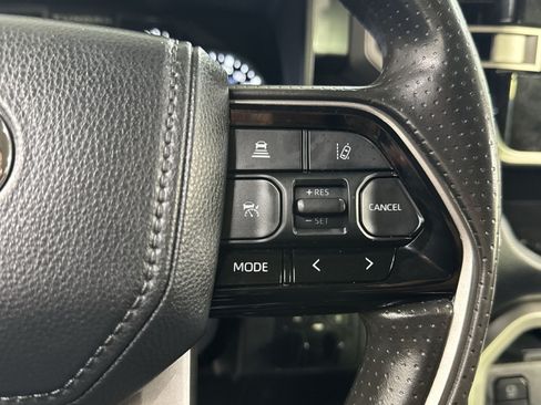 Used 2022 Toyota Tundra SR5 w/ SR5 Convenience Package AWD/4WD image 36