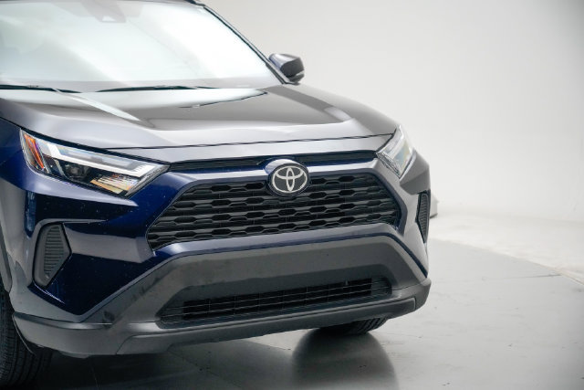 Certified 2025 Toyota RAV4 XLE AWD/4WD image 9