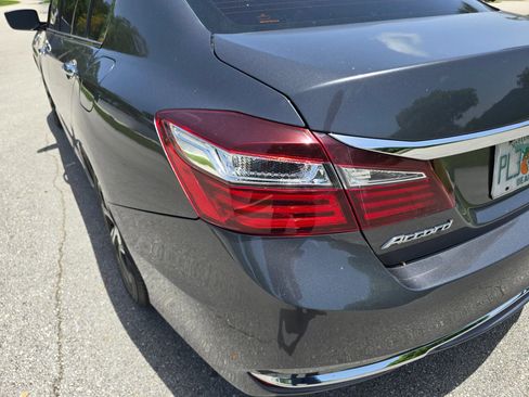 Used 2017 Honda Accord LX image 31