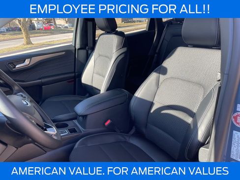 New 2026 Ford Escape SE w/ Class II Trailer Tow Package FWD image 16