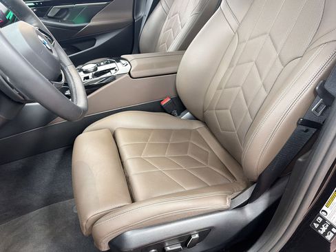 Used 2024 BMW 530i xDrive 530i xDrive w/ Premium Package image 12