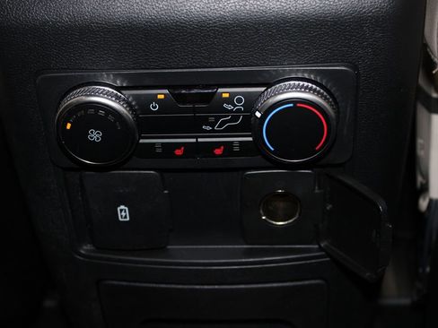 Used 2023 Ford Explorer Limited image 36