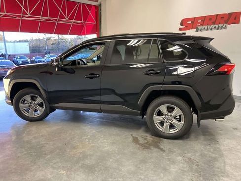 Used 2025 Toyota RAV4 XLE w/ Convenience Package image 6