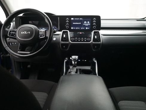 Used 2022 Kia Sorento LX AWD/4WD image 4