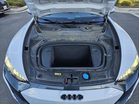 Used 2023 Audi e-tron GT Premium Plus image 8