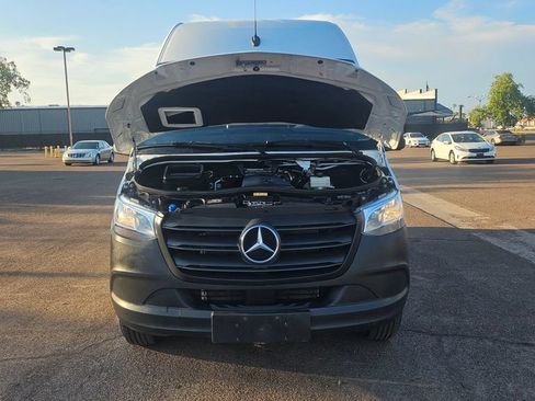 Used 2024 Mercedes-Benz Sprinter 2500 image 34