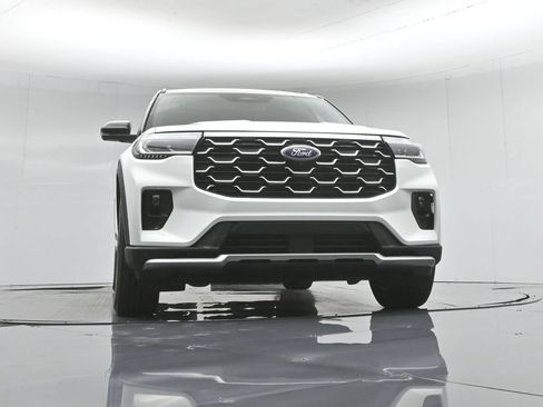 Used 2025 Ford Explorer Platinum RWD image 49