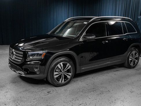 New 2025 Mercedes-Benz GLB 250 image 1