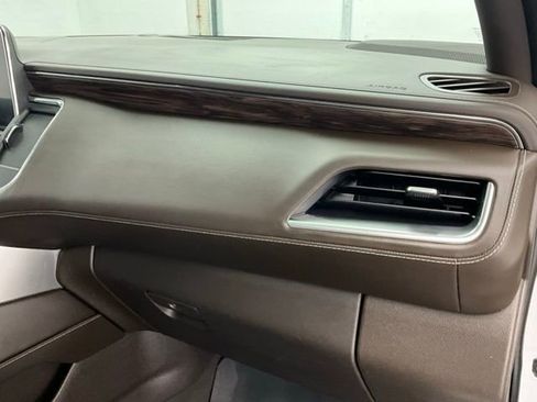 Used 2022 Chevrolet Suburban Z71 AWD/4WD image 12