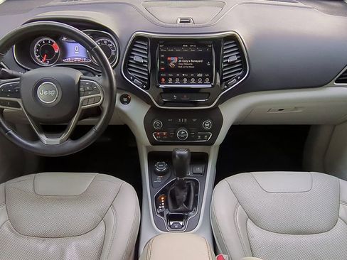 Used 2019 Jeep Cherokee Limited image 14