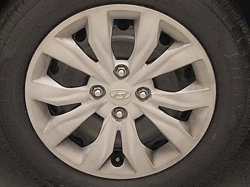 Used 2019 Hyundai Accent SE FWD image 31