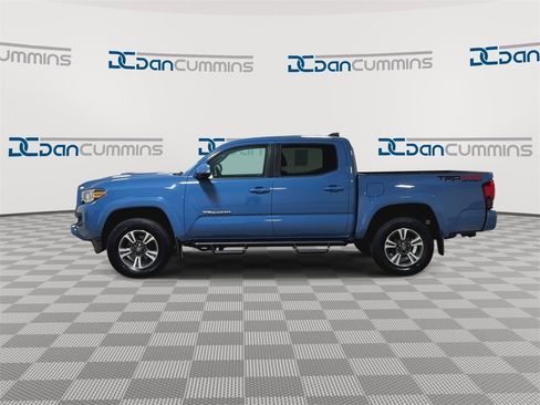 Used 2019 Toyota Tacoma TRD Off-Road image 5