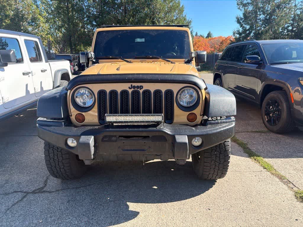 Used 2013 Jeep Wrangler Unlimited Sahara AWD/4WD image 2