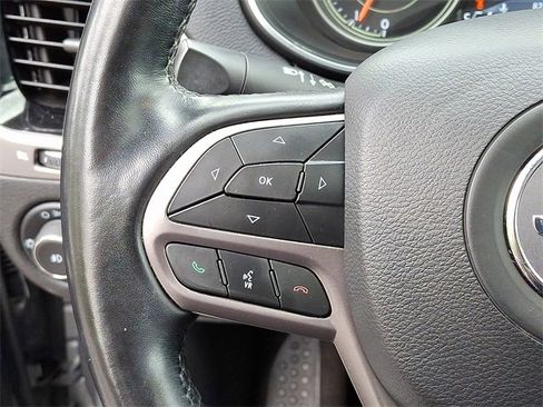 Used 2021 Jeep Cherokee Limited image 22