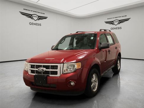 Used 2011 Ford Escape XLT FWD image 1