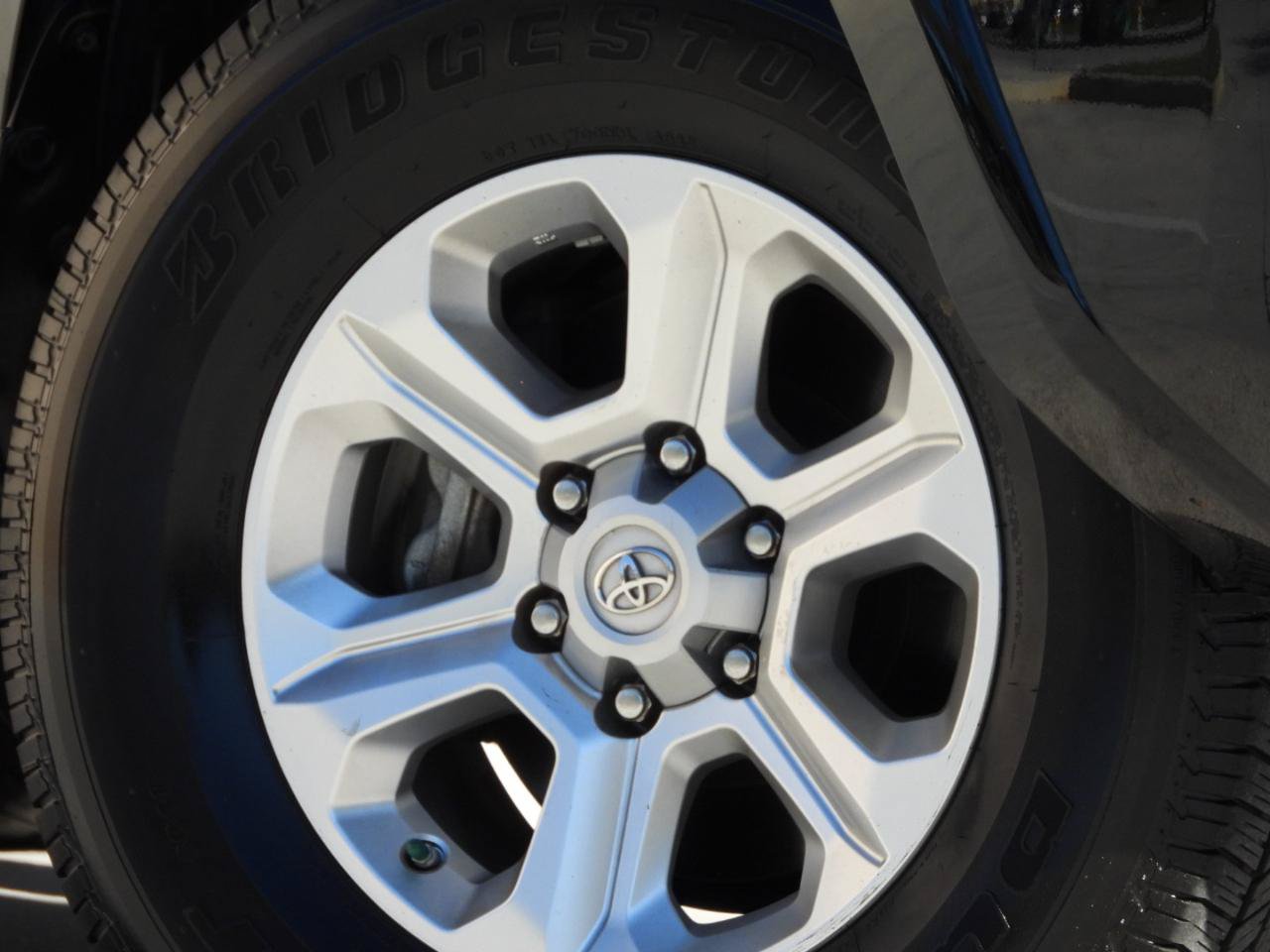 Used 2017 Toyota 4Runner SR5 Premium RWD image 17