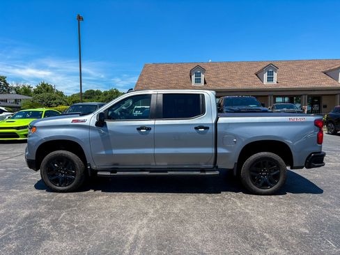 Used 2025 Chevrolet Silverado 1500 LT Trail Boss w/ LT Trail Boss Premium Package AWD/4WD image 9