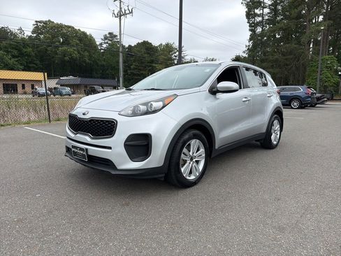 Used 2019 Kia Sportage LX FWD image 3