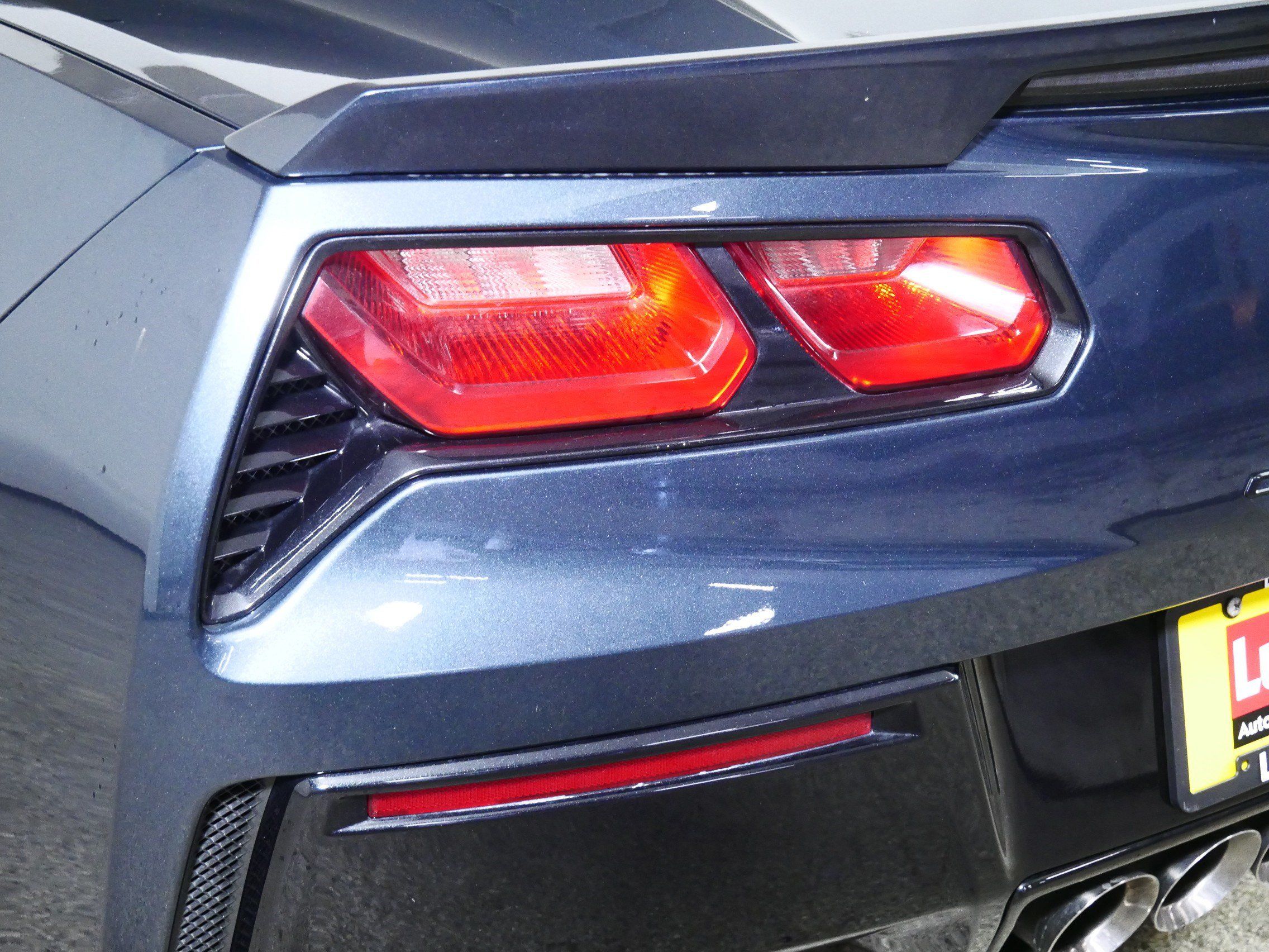 Used 2019 Chevrolet Corvette Stingray Coupe RWD image 18