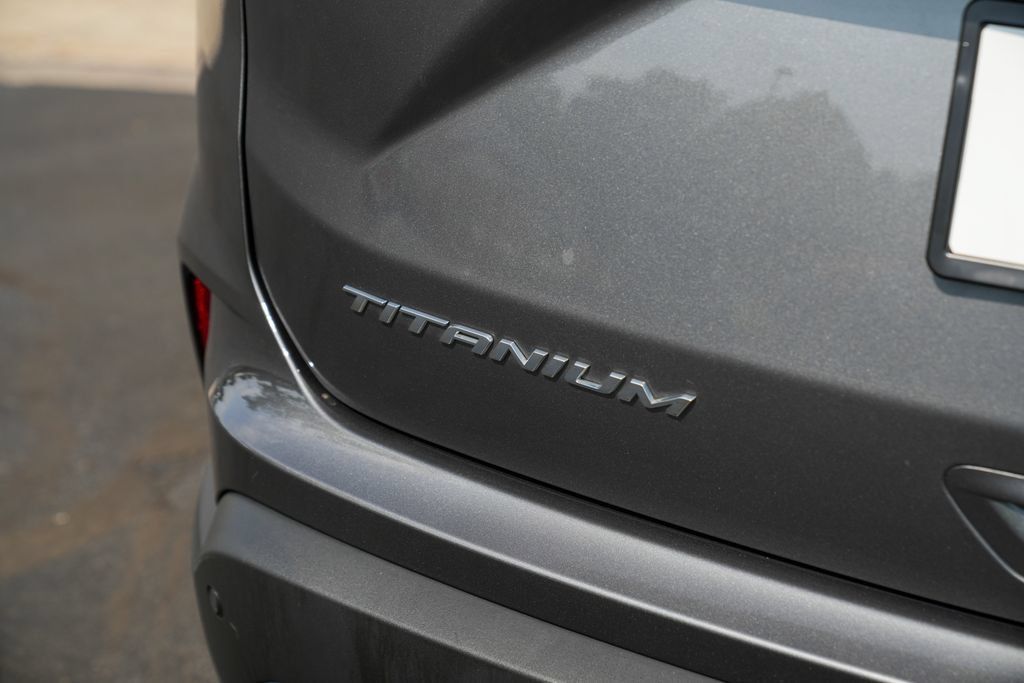 Used 2022 Ford Edge Titanium w/ Cargo Accessory Package AWD/4WD image 17