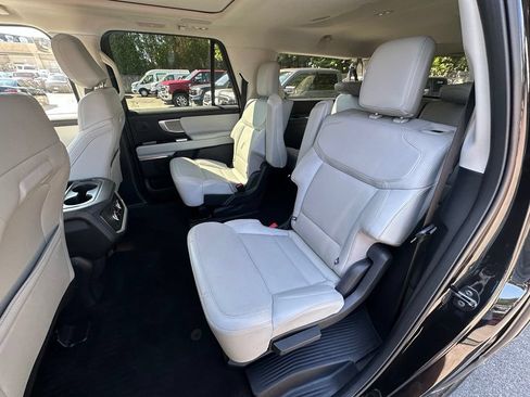 Used 2025 Ford Expedition Max Platinum w/ Driver's Package AWD/4WD image 11