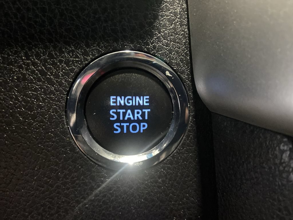 Used 2019 Toyota Highlander XLE AWD/4WD image 17