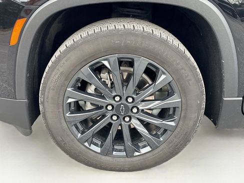 Used 2023 Chevrolet Traverse RS image 36