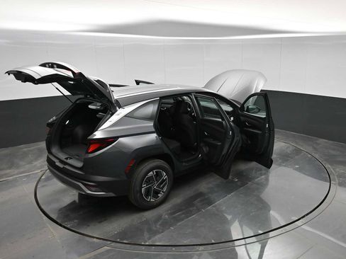 New 2026 Hyundai Tucson Blue SE image 39