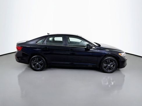 Certified 2023 Volkswagen Jetta SE w/ Panoramic Sunroof Package FWD image 8