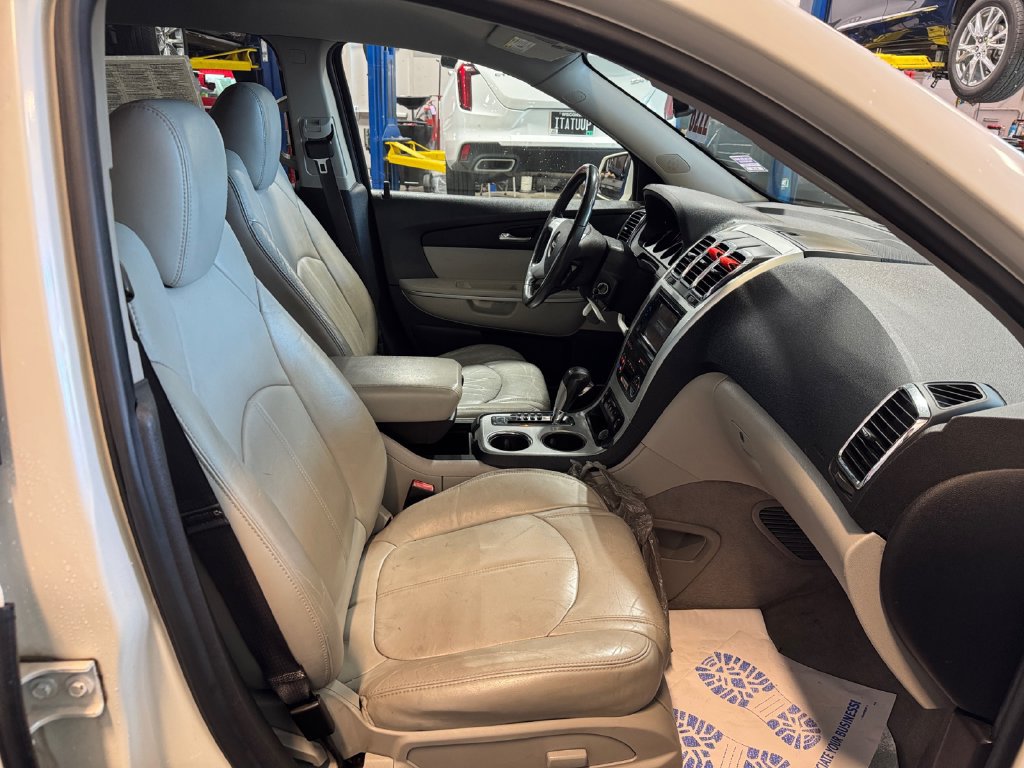 Used 2011 GMC Acadia SLT AWD/4WD image 26