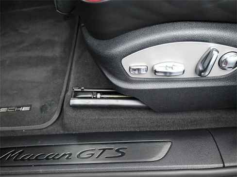 Used 2023 Porsche Macan GTS image 11