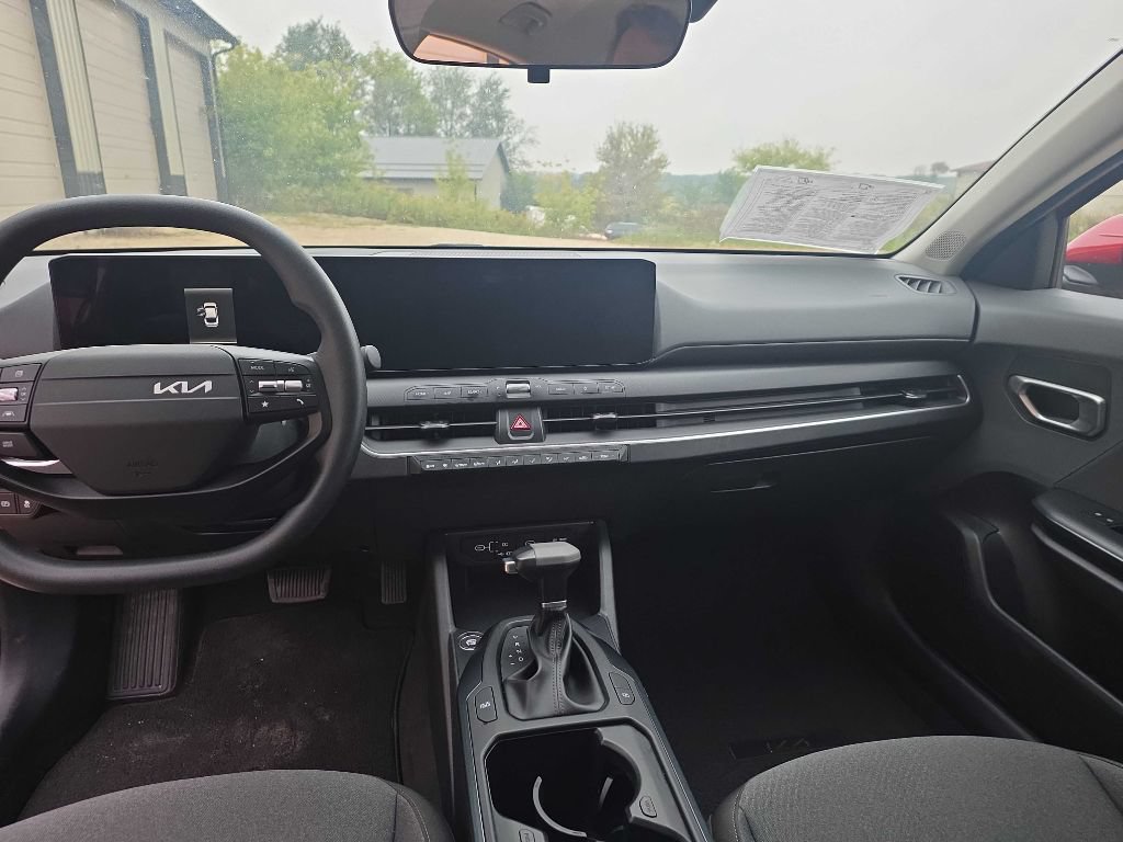 Used 2025 Kia K4 FWD image 13