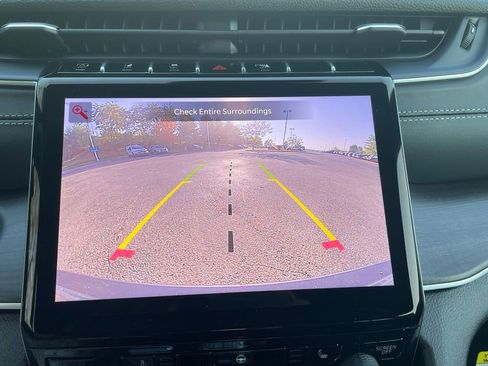 New 2025 Jeep Grand Cherokee L Altitude image 41