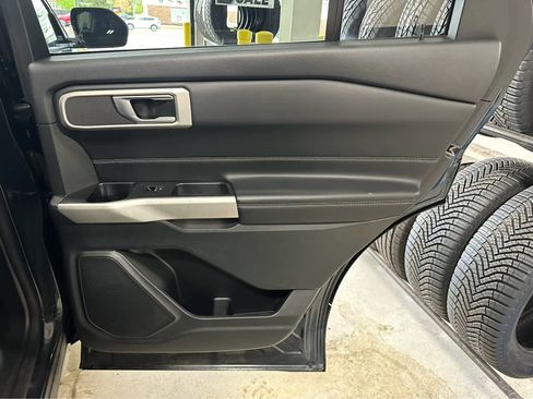 Used 2022 Ford Explorer XLT w/ Equipment Group 202A AWD/4WD image 32