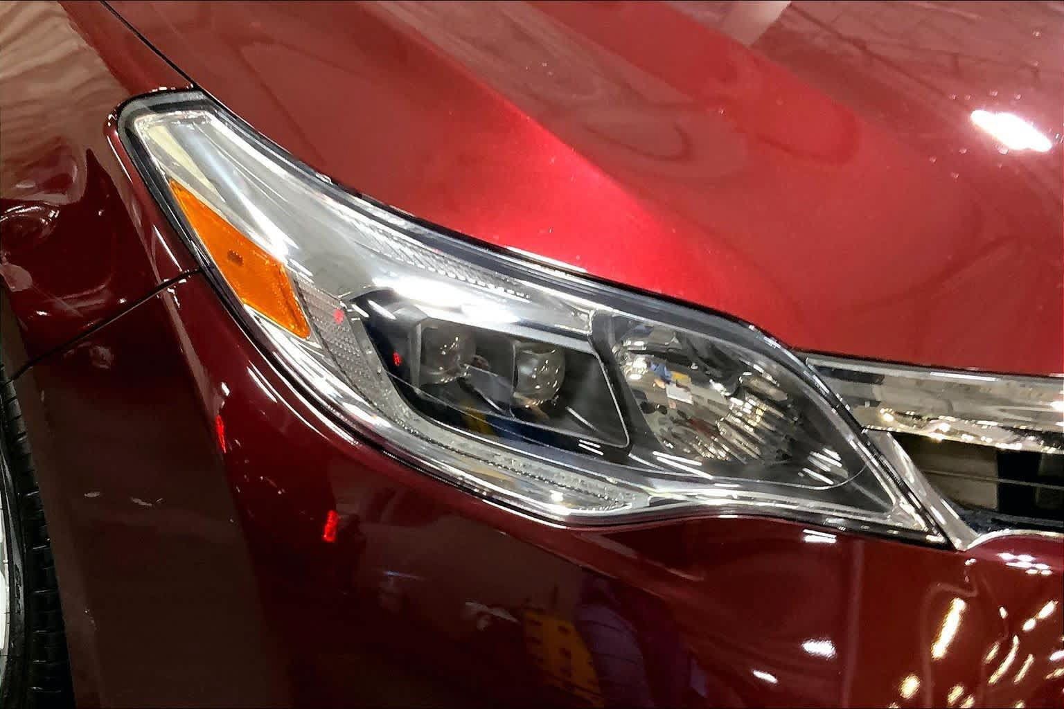 Used 2015 Toyota Avalon Limited FWD image 28