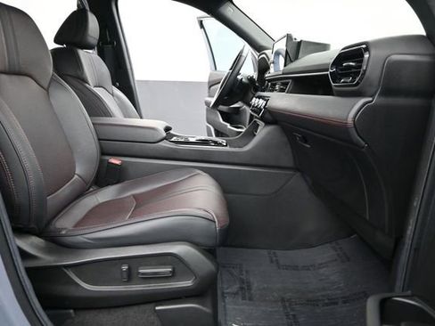 Used 2025 Honda Pilot Black Edition image 21