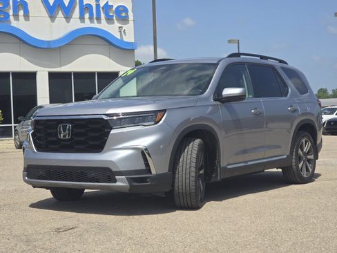 Used 2024 Honda Pilot Touring image 15
