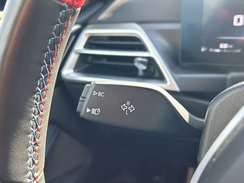 Used 2025 BMW M440i Convertible RWD image 39