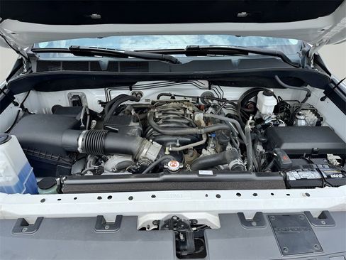 Used 2021 Toyota Tundra SR5 w/ Convenience Package image 9