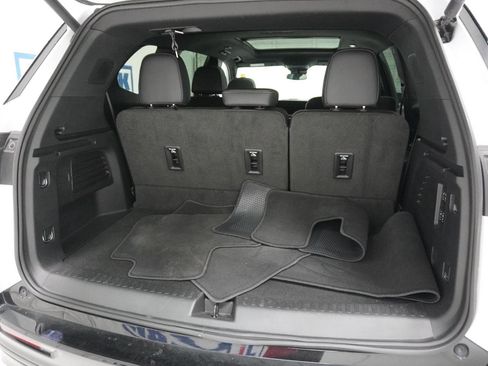 Used 2025 Buick Enclave Sport Touring w/ Power Package image 8