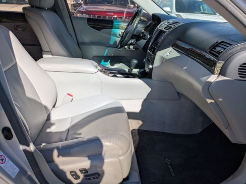 Used 2010 Lexus LS 460 image 31