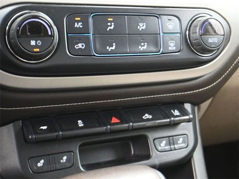 Used 2018 GMC Canyon SLT w/ Driver Alert Package image 19