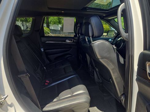 Used 2017 Jeep Grand Cherokee Overland AWD/4WD image 25