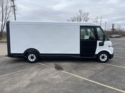 Used 2024 Chevrolet Brightdrop 600 w/ Battery Pack, Max Range AWD/4WD image 7