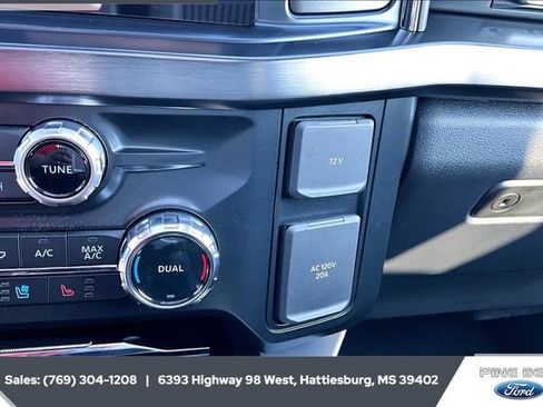 New 2026 Ford F250 Lariat w/ Black Appearance Package image 24