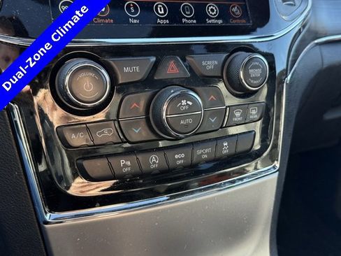 Used 2021 Jeep Grand Cherokee Limited image 4