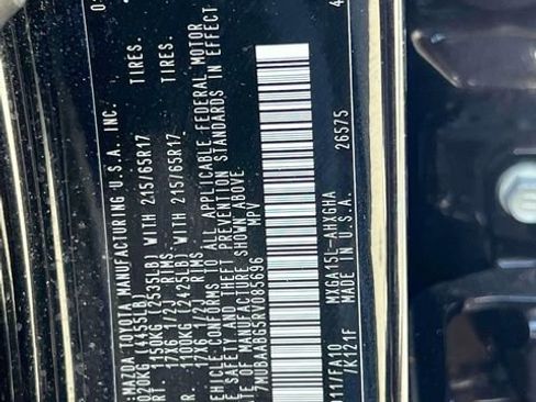 Certified 2024 Toyota Corolla Cross LE w/ Moonroof Package image 20