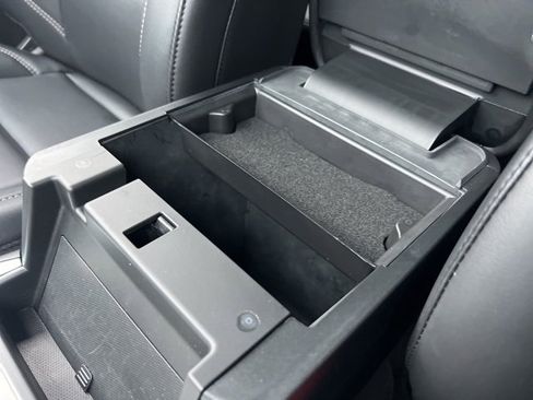 Certified 2022 Ford Explorer XLT w/ Equipment Group 202A image 16